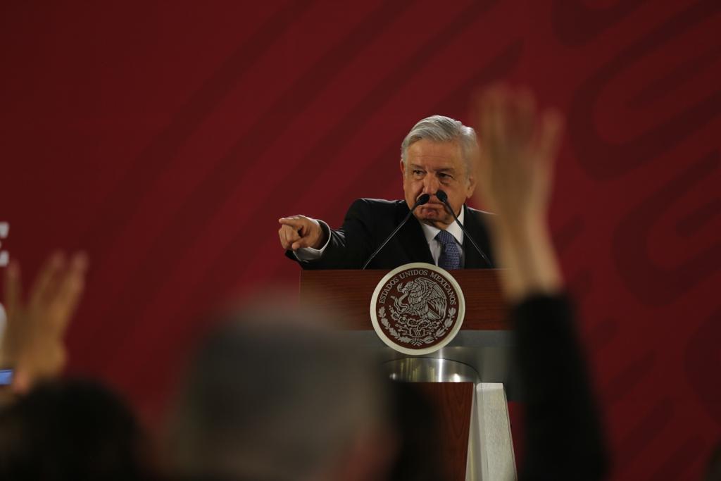 Hacienda prohibió a AMLO hablar del nuevo aeropuerto/Jorge Carballo.