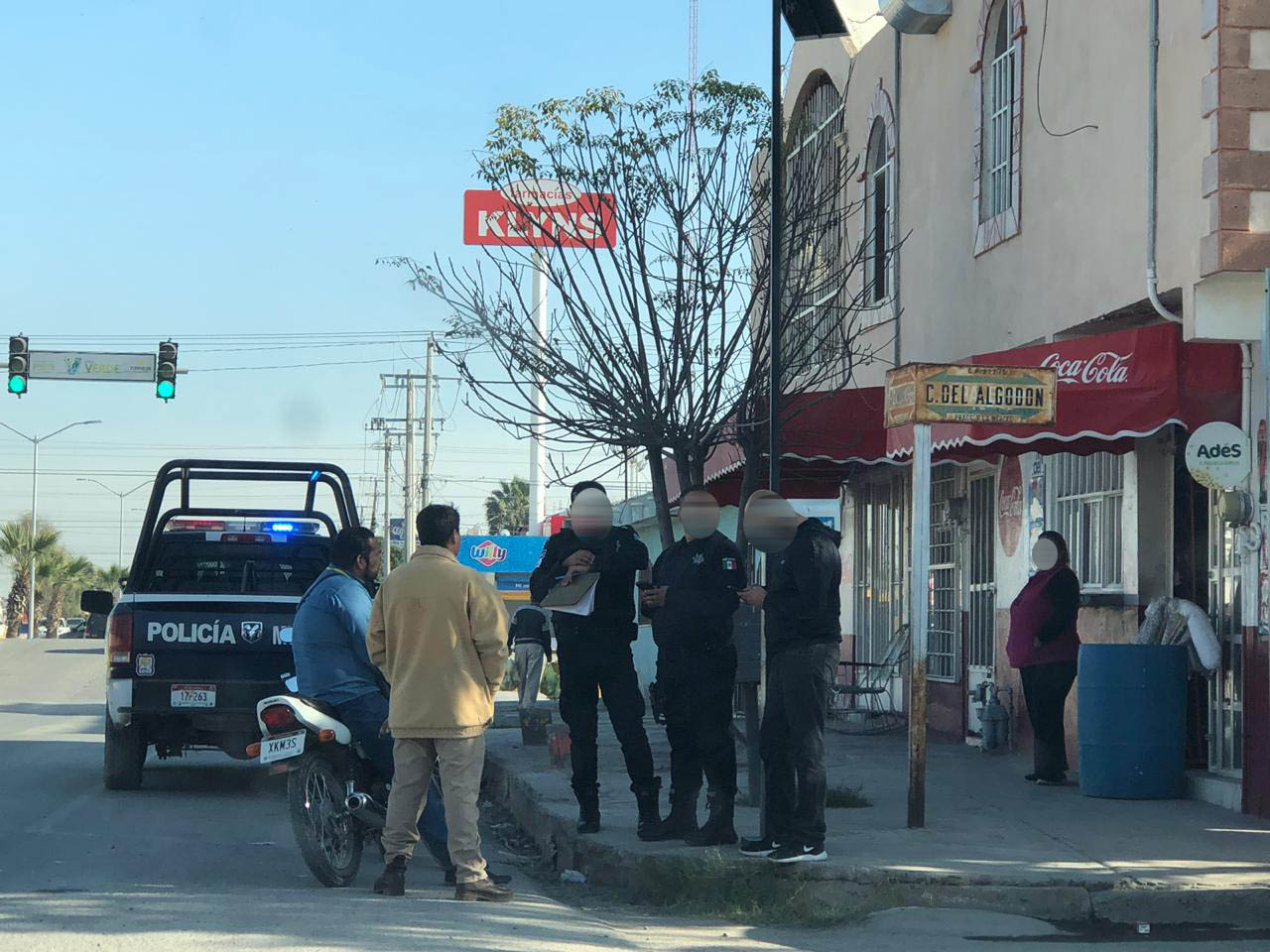 Tres hombres armados, golpearon y amagaron al transeúnte, para que les entregará 30 mil pesos que portaba en una mochila. (Archivo)