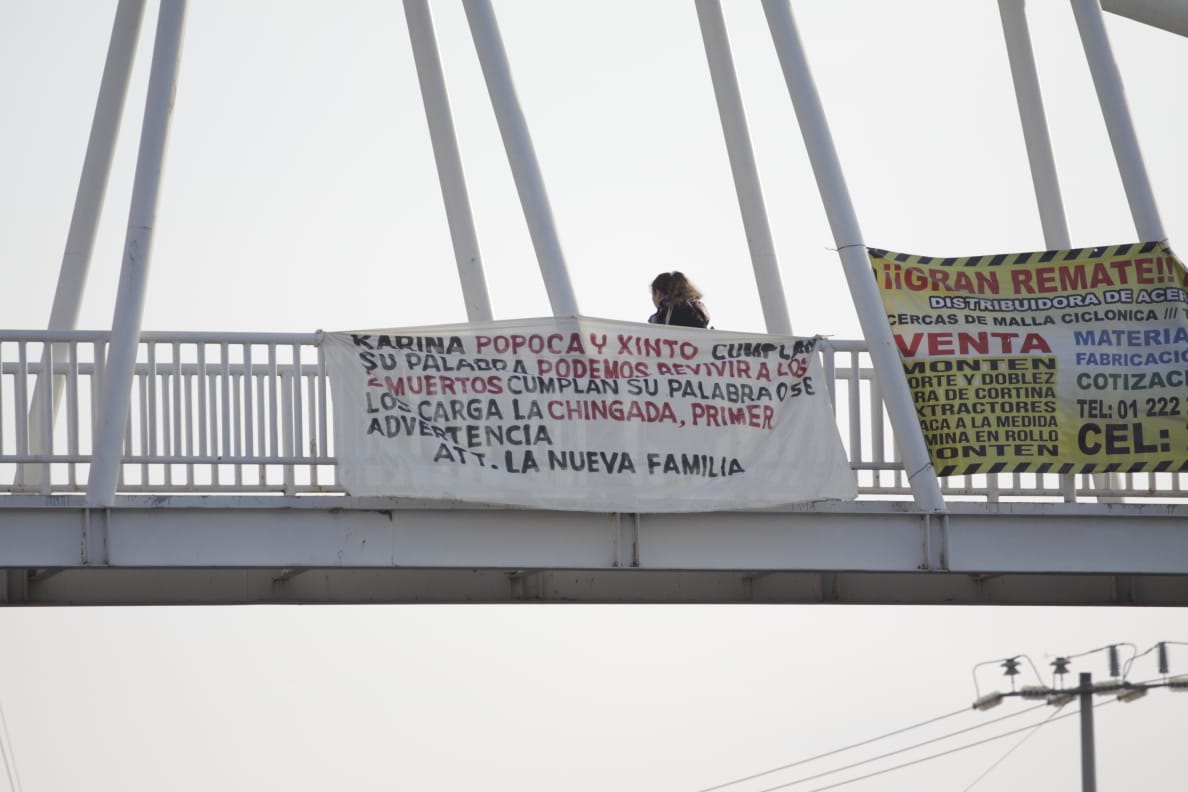 La manta supuestamente fue elaborada por un grupo criminal, lo cual tendrá que ser confirmado o descartado por las autoridades policíacas (Especial)