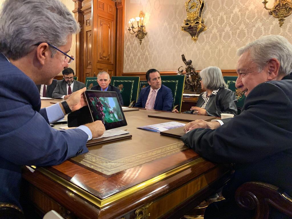 El presidente Andrés Manuel López Obrador y Fausto Costa, presidente ejecutivo de Nestlé México.