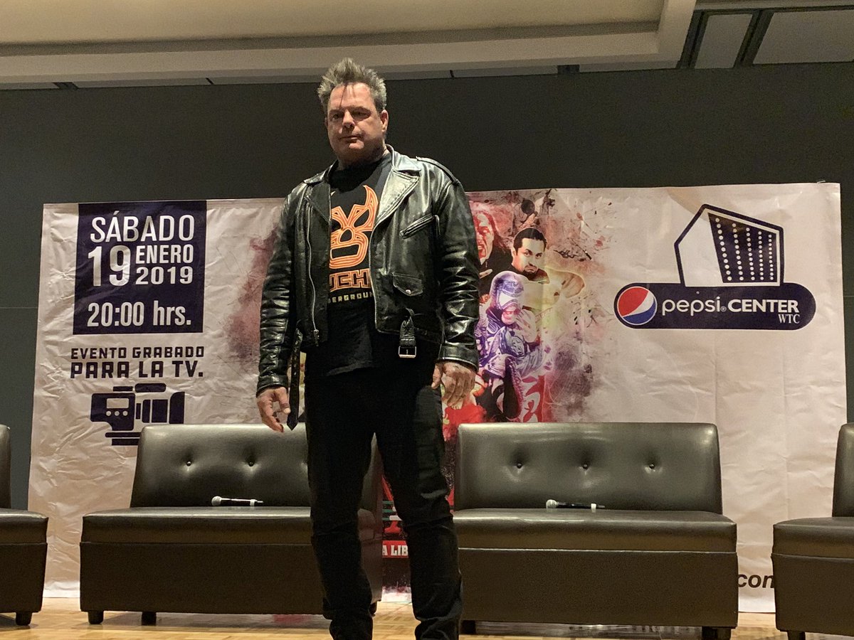 El director de talentos de la empresa AAA, Vampiro Canadiense (@luchalibreaaa)