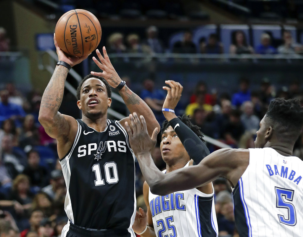 Los Spurs aplastan al Magic en la NBA (AP)