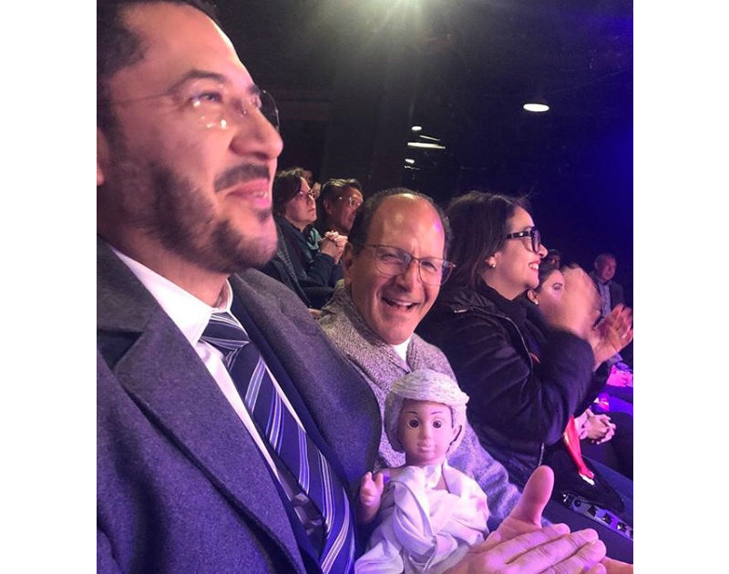 Martí Batres publicó una foto con un Niño Dios vestido de AMLO. (Instagram @martibatresg)