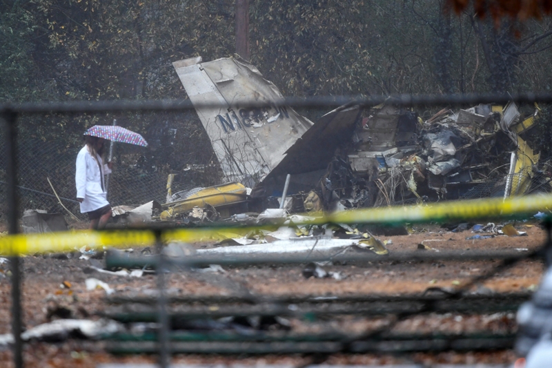El Departamento de Bomberos confirmó que no hubo sobrevivientes pero no determinó cuántas personas iban a bordo.