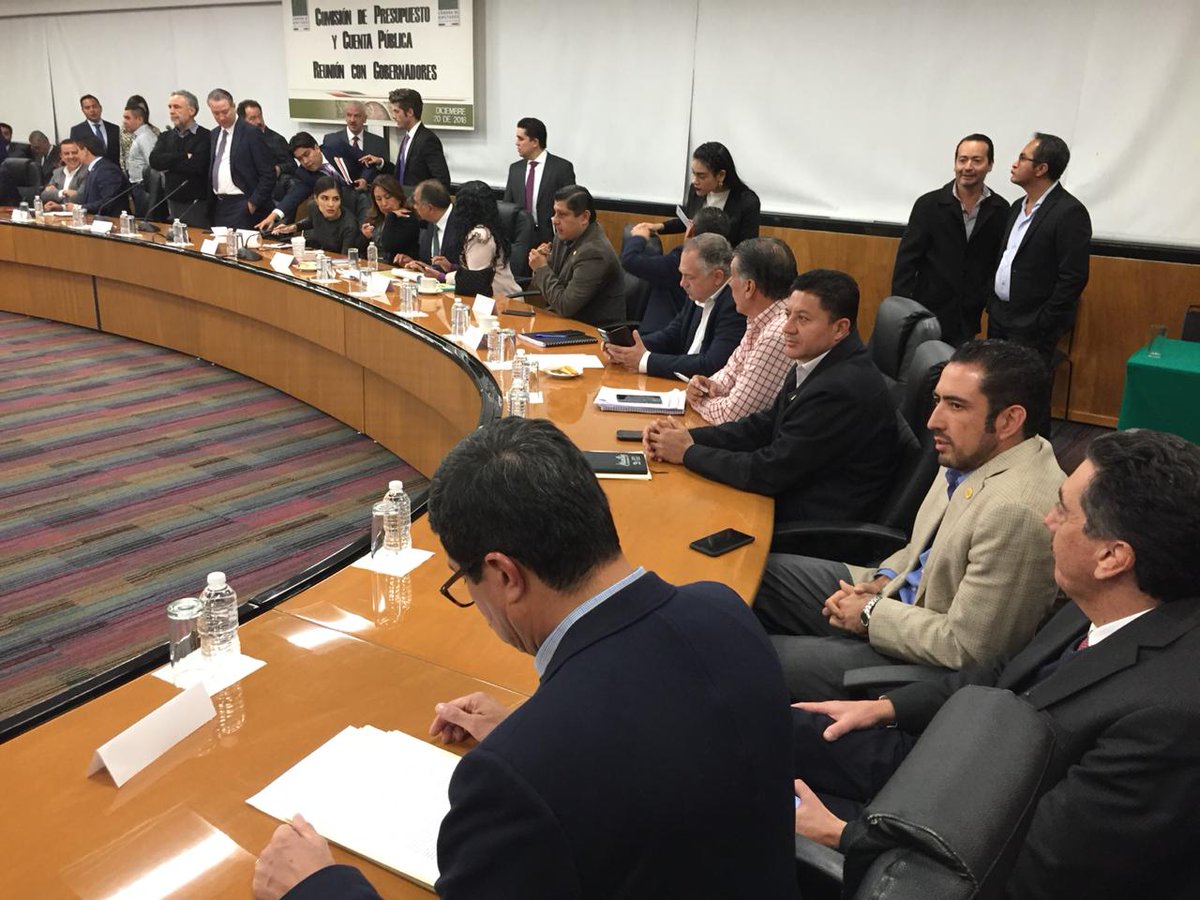 Gobernadores sostuvieron una reunión con los diputados integrantes de la la Comisión de Presupuesto y Cuenta Pública (@Javier_Corral)