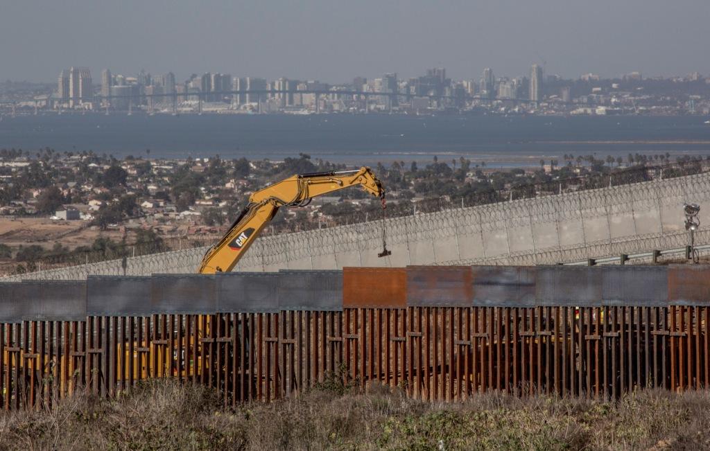 Kolfage dice en un mensaje que se podría construir el muro si cada persona que votó por Trump aportara 8 dólares. Cuartoscuro