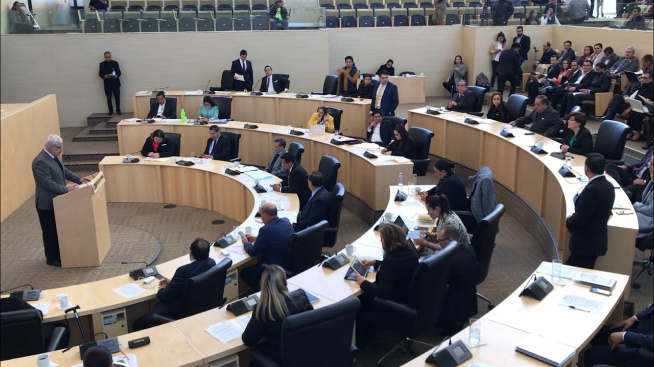 Durante la sesión participaron diputados de Morena, del PRI, del Partido Verde Ecologista de México y hasta del PRD