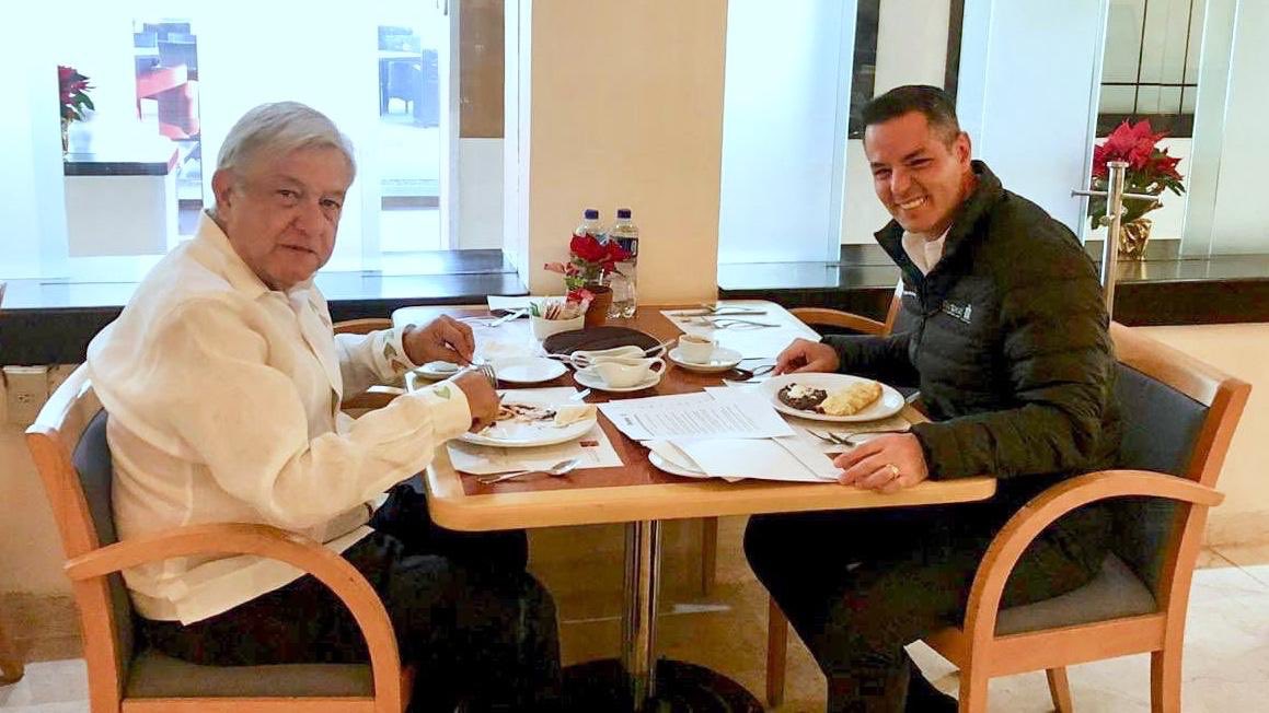 AMLO y Alejandro Murat se reúnen previo a gira por Oaxaca/Especial.