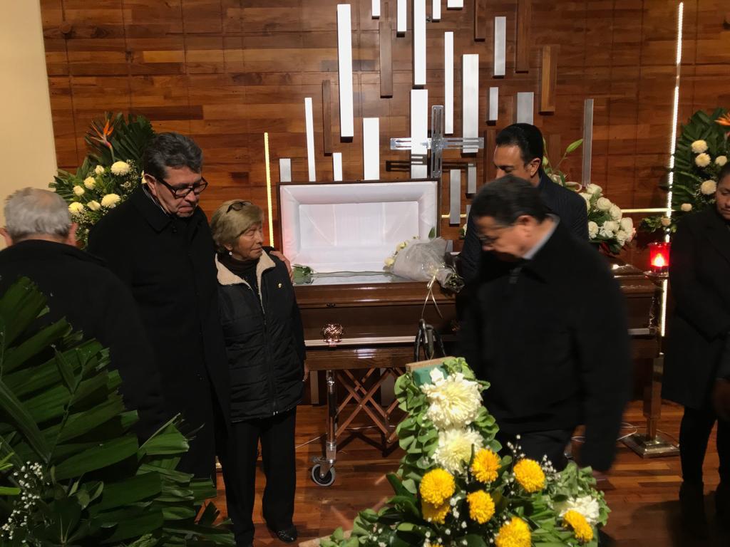 Diversos políticos acuden al sepelio de la senadora Angélica García (Silvia Arellano)