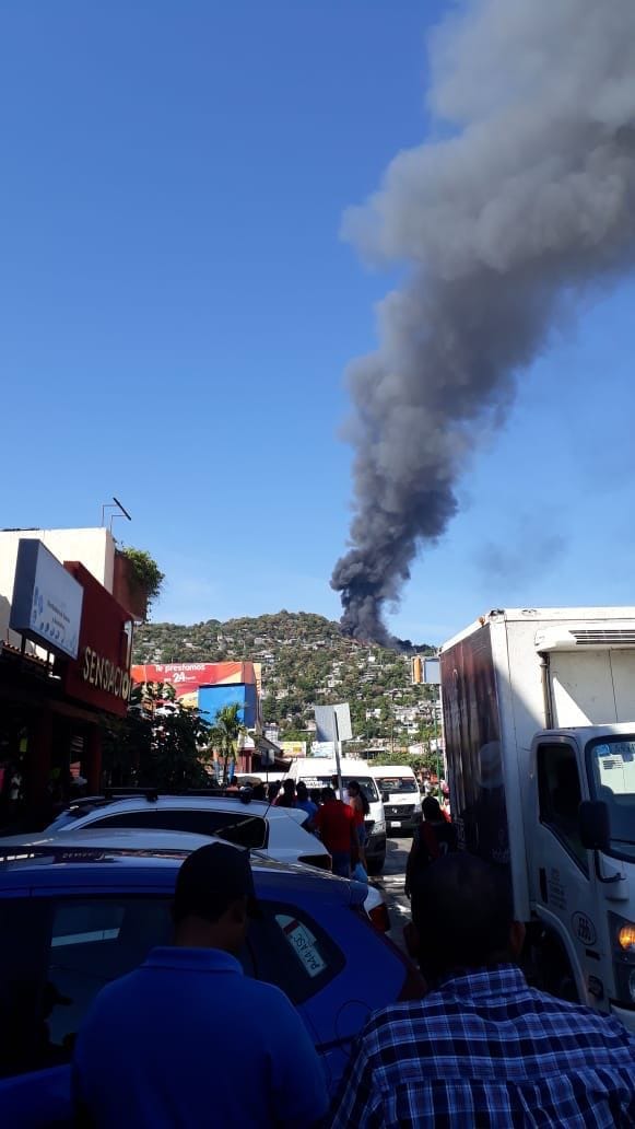 Al lugar acudieron elementos de la Unidad de Bomberos y Protección Civil. Javier Trujillo