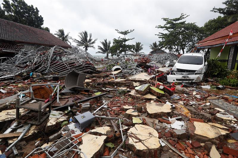 Indonesia se asienta sobre el "Anillo de Fuego del Pacífico", una zona de gran actividad sísmica y volcánica que es sacudida cada año por unos 7 mil t