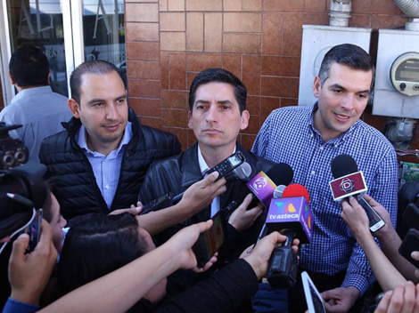Marko Cortés, dirigente nacional del PAN; Felipe Cantú, candidato a Monterrey; y Mauro Guerra, líder panista en Nuevo León. (Foto: Jorge López)