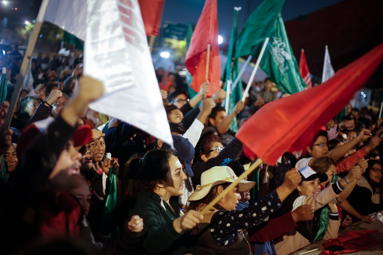 Luego de tres días de protesta, integrantes de organizaciones campesinas retiran plantón de la Cámara de Diputados. |Araceli López
