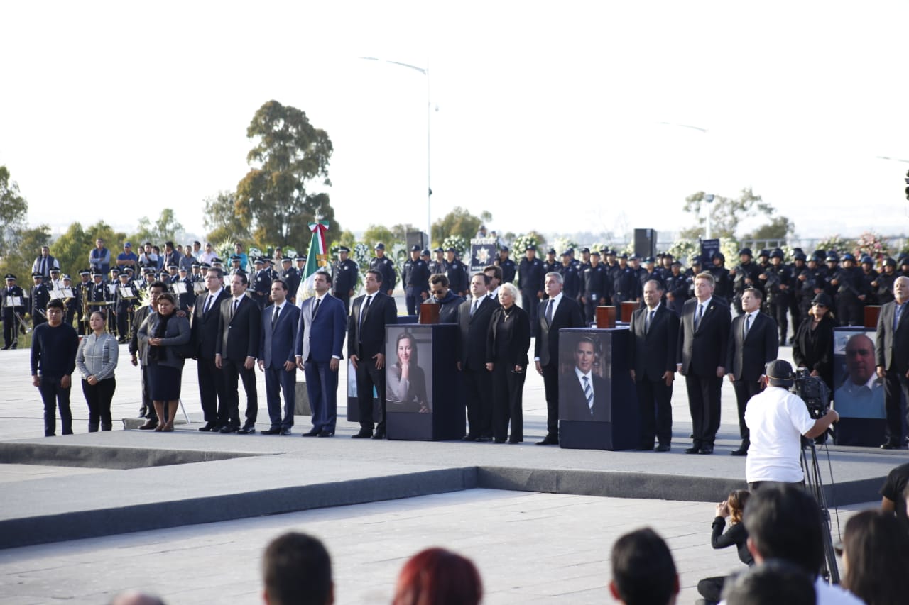 Guardia de honor durante el homenaje póstumo a Martha Erika Alonso, goberndora de Puebla, y su esposo, Rafael Moreno Valle (Andrés Lobato)