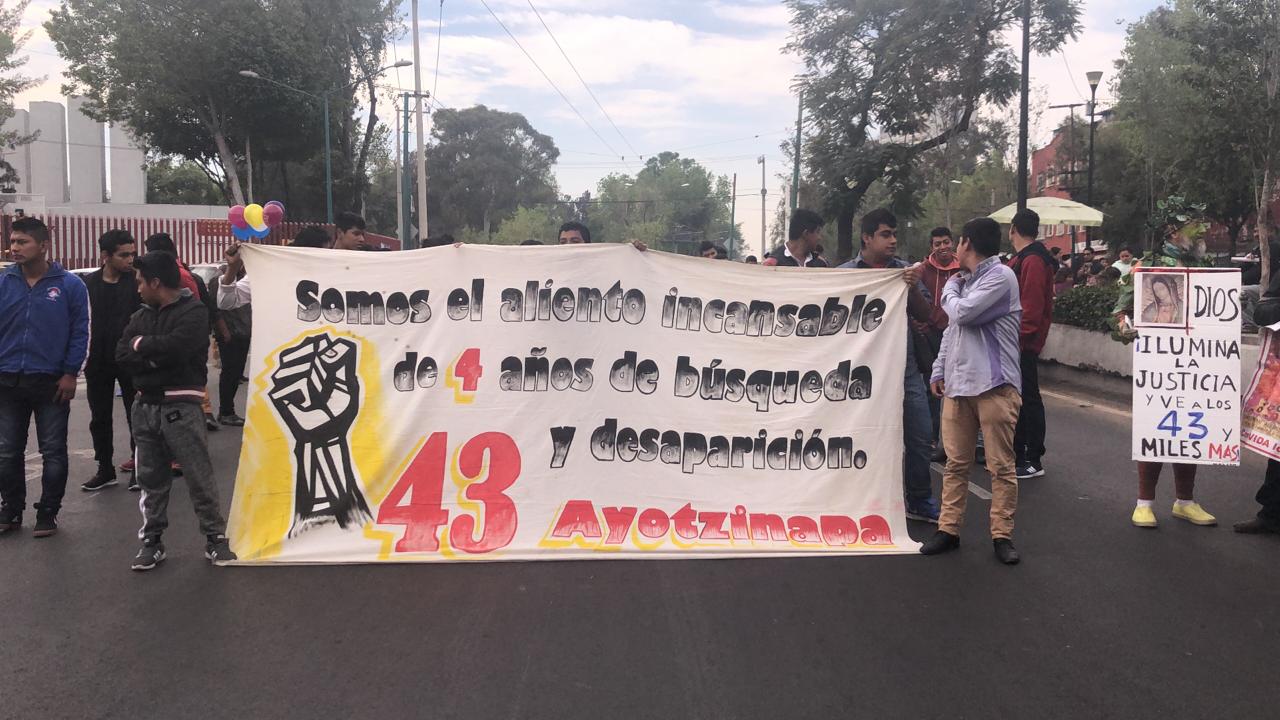 Familiares de los 43 normalistas. (Blanca Valadez)