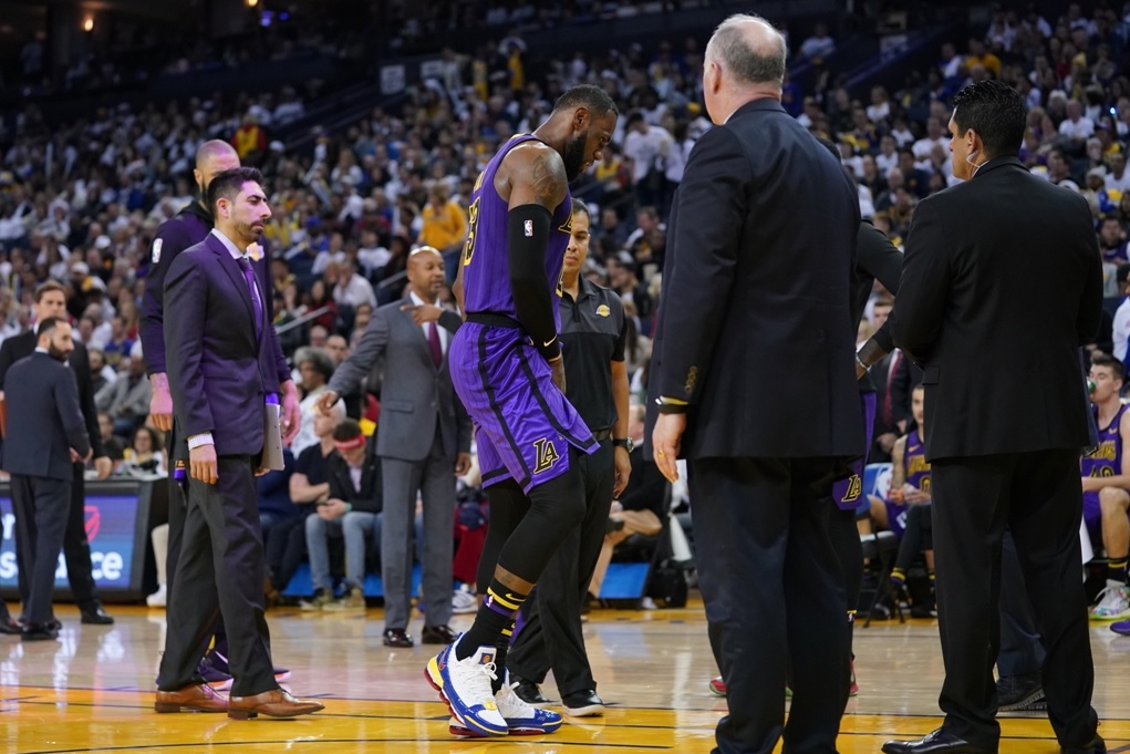 LeBron James en el duelo ante los Warriors (Reuters)