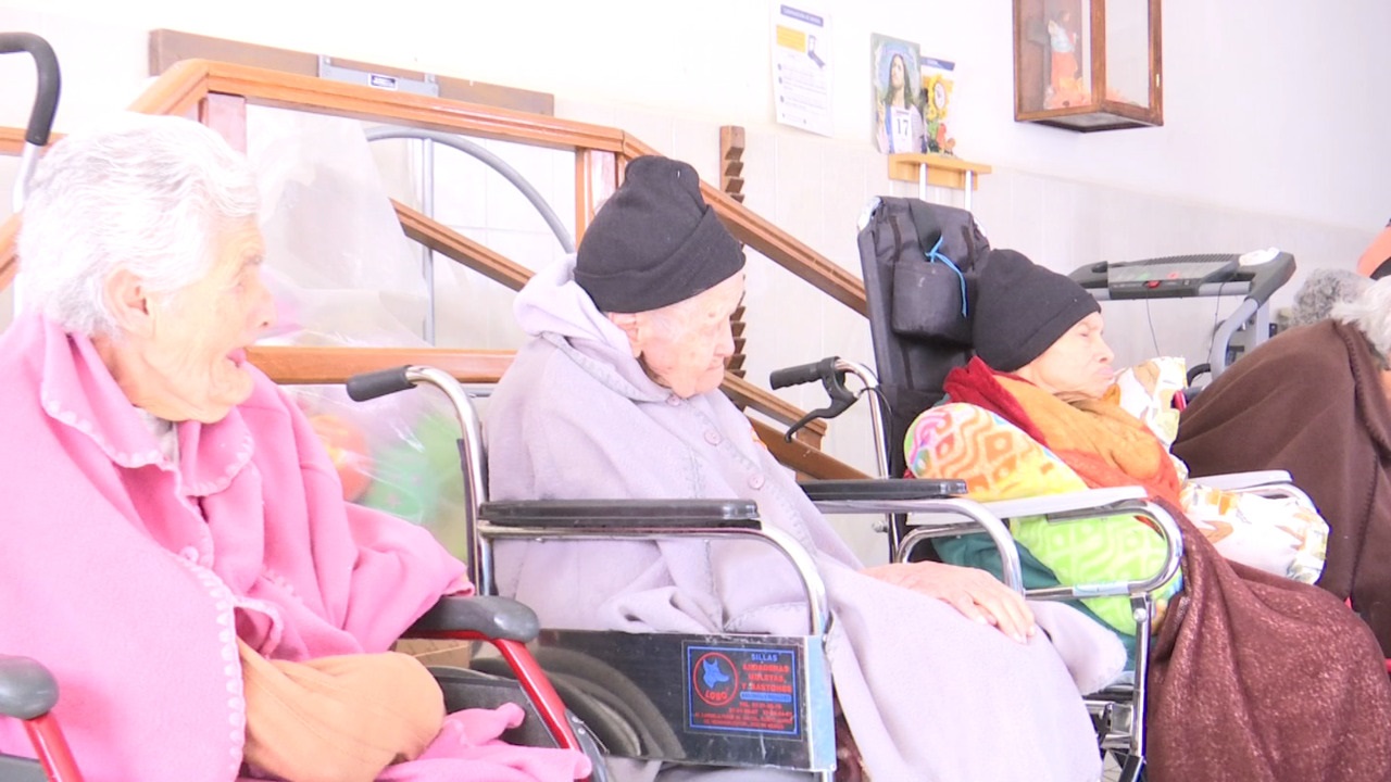 Olvidan a los abuelitos en los asilos