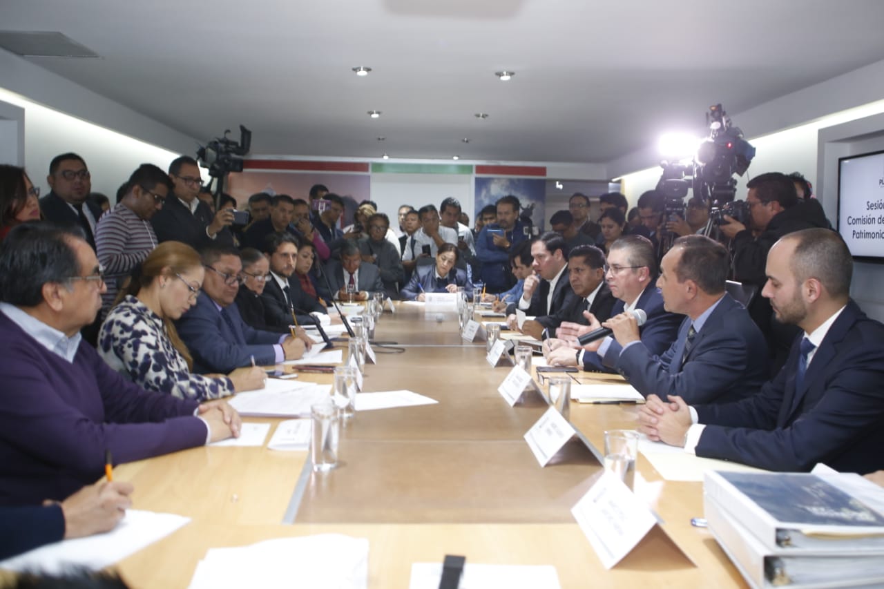 Sesión de la comisión de Hacienda y patrimonio en el congreso local. ( Andrés Lobato)