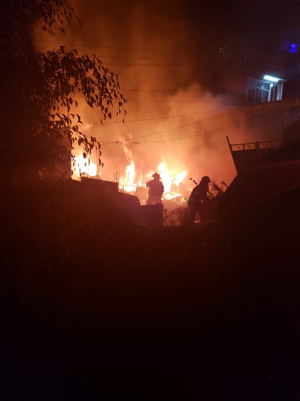 El inmueble quedó consumido en su totalidad.