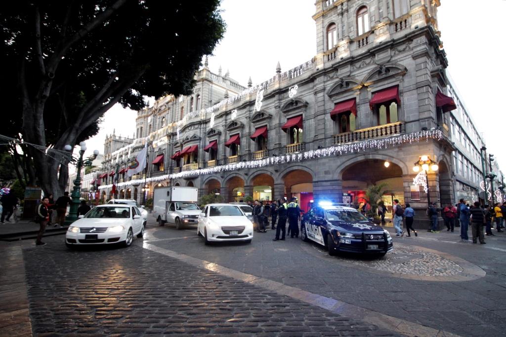 Mantienen cierres de vialidades en Puebla (Miguel Romero)