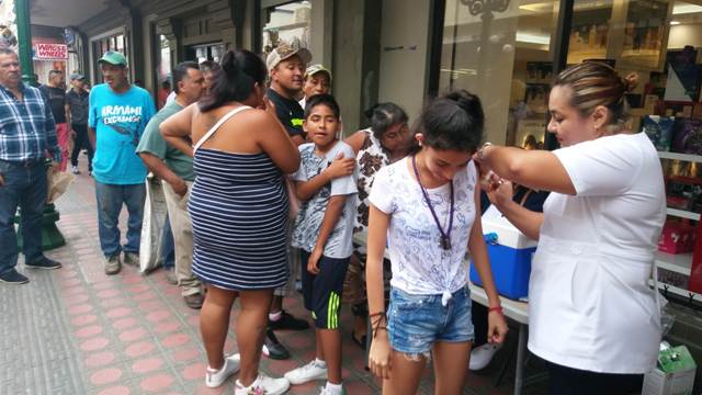 Aplicación de vacunas contra la influenza en Zona Centro de Tampico