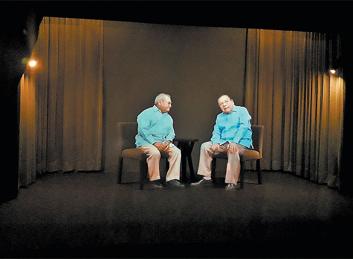 El maestro en una entrevista holográfica. (Libertad Ampudia)