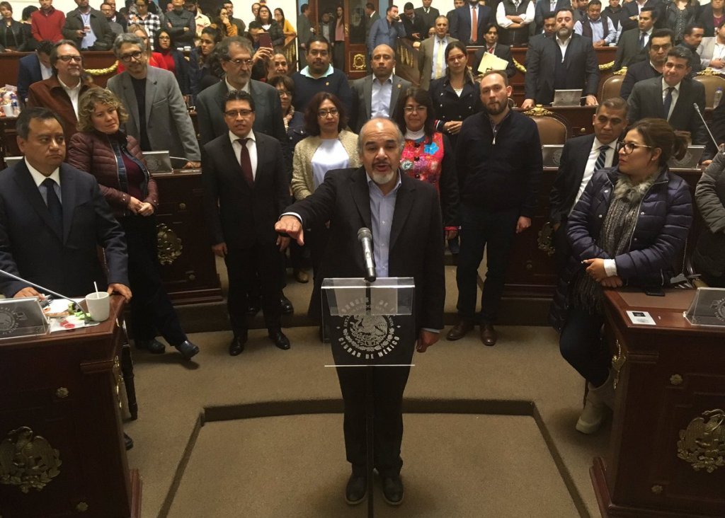 Los nuevos encargados rindieron protesta ante el pleno en la medianoche. | Twitter @Congreso_CdMex