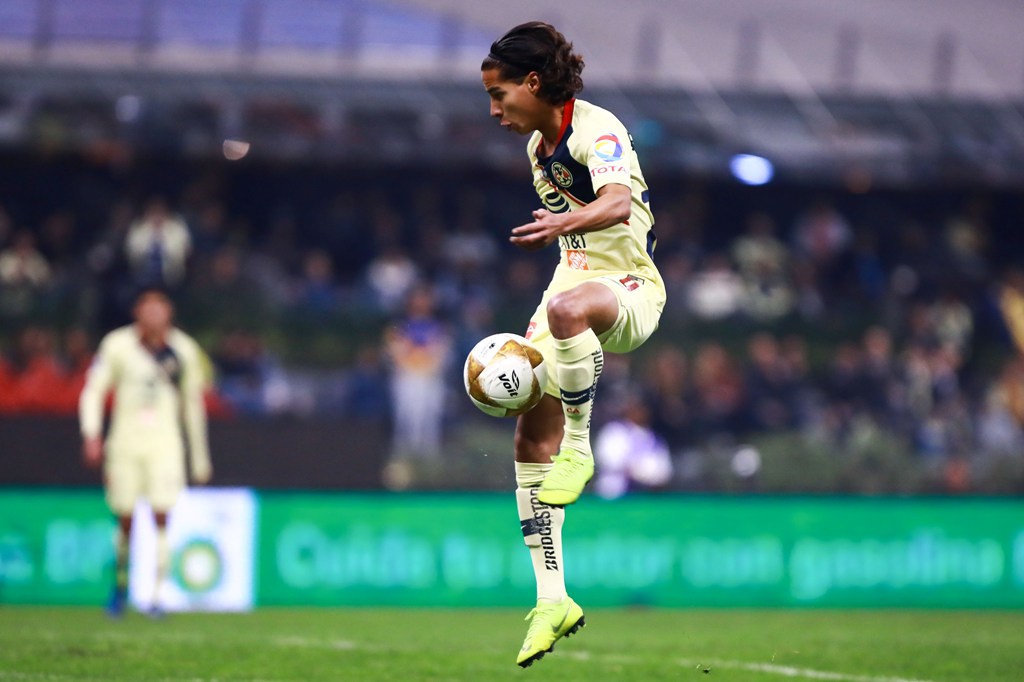 Ajax ya ofertó por Diego Lainez 11 millones de euros (Imago7)