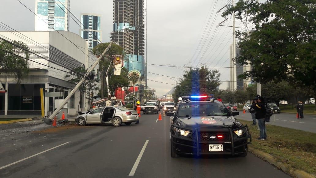 Muchos negocios del área comercial se quedaron sin energía eléctrica. Foto: Leyda Estrada