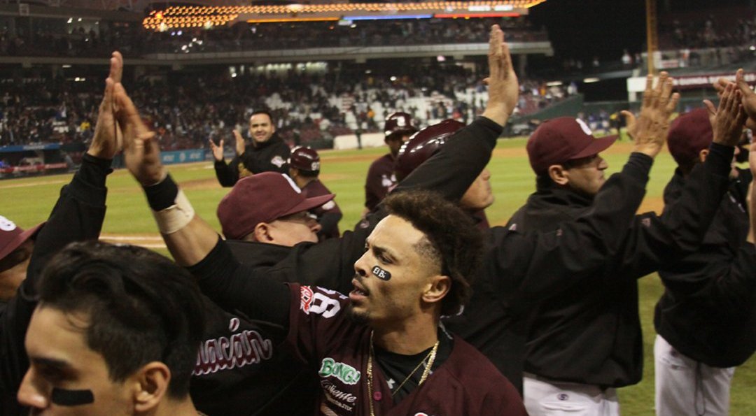 Tomateros le pegan a Romo y ganan en extra innings (@clubtomateros)