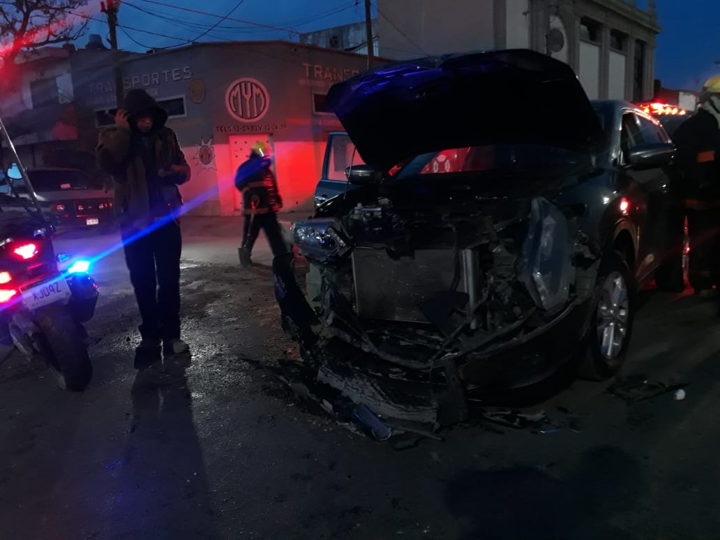 El conductor responsable huyó, dejando a una mujer lesionada. (Especial)