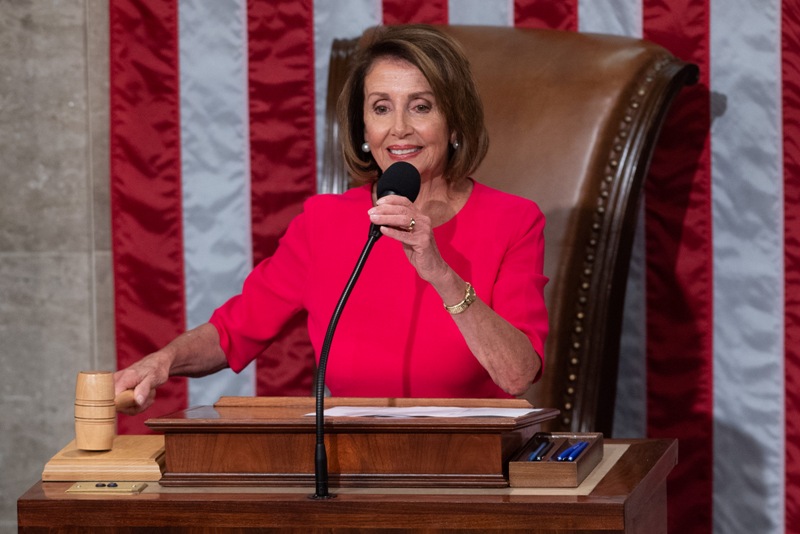 Pelosi planea así enfrentar a Trump desde la Cámara Baja en diferentes frentes. (AFP)