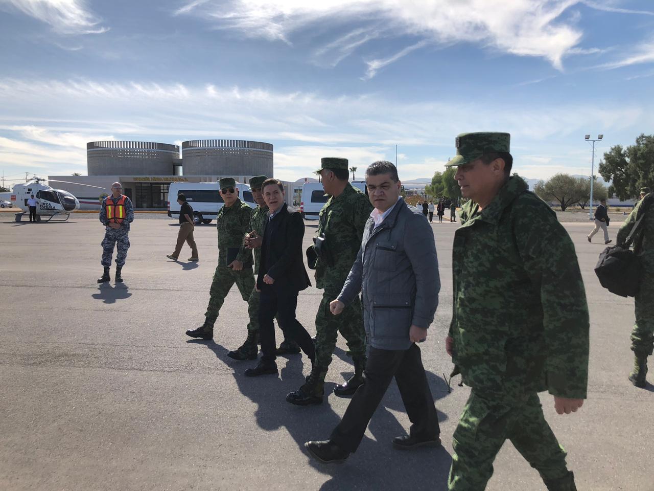 Fue en la Base Aérea Militar Número 3 donde los gobernador se reunieron con los representantes de las fuerzas armadas. (Christian Sánchez)