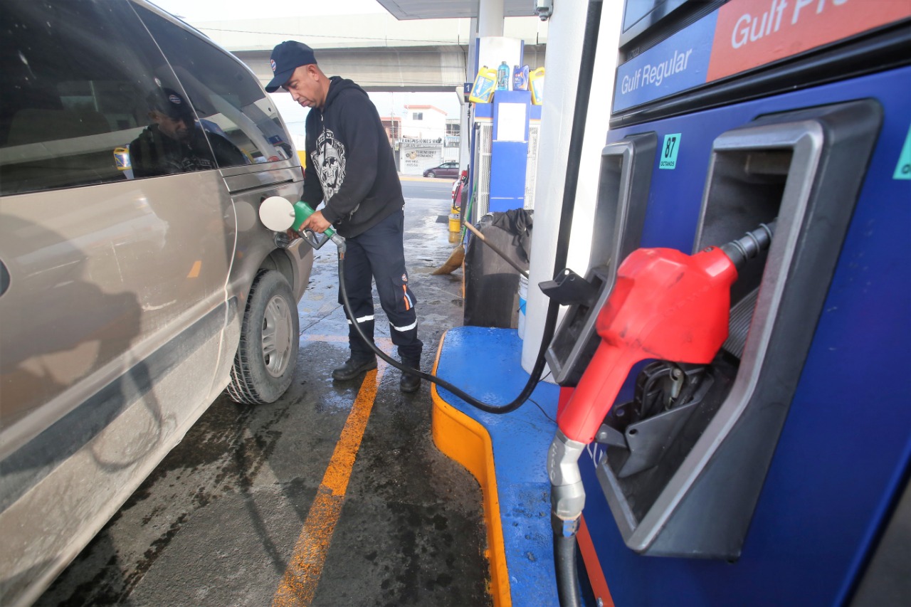 Hubo tres casos en los que la gasolina de tipo Premium, es decir, la más cara, no estaba disponible. (Foto: Raúl Palacios)