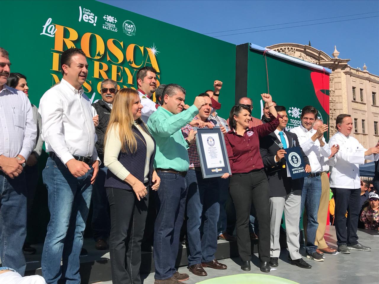 El Mandatario Estatal se dijo orgulloso de que con este Récord Guinness el nombre de Saltillo y de Coahuila se hacen presentes en el mundo. (Especial)