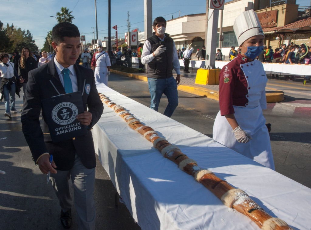 La Rosca de Reyes de Saltillo quitó el récord a Suiza. (Cuartoscuro)