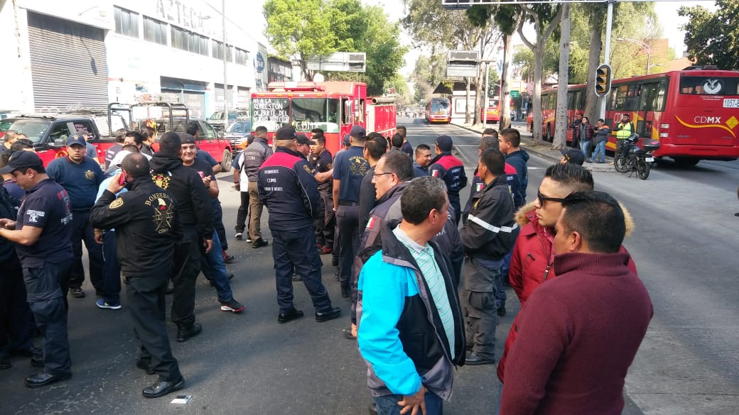 La circulación está afectada de manera total con dirección norte-sur. (César Velázquez)