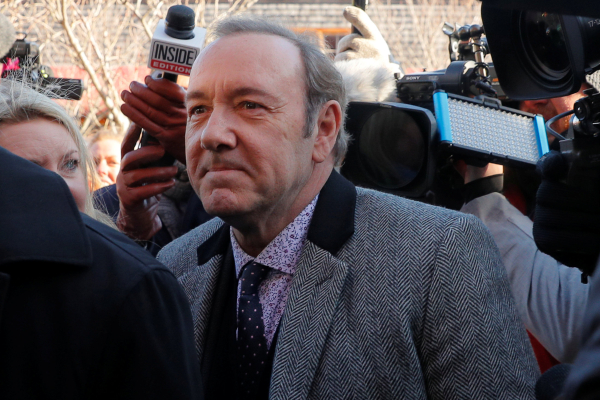 Kevin Spacey compareció en un juzgado de Nantucket, acusado de haber abusado sexualmente de un joven en 2016. |Reuters