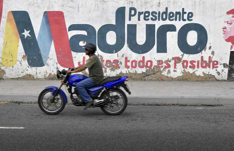 El presidente Nicolás Maduro asumirá un nuevo mandato el 10 de enero.