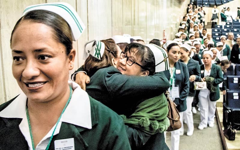Ayer se conmemoró el Día de la Enfermera y del Enfermero. (Misael Valtierra / Cuartoscuro)