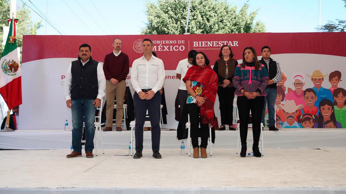 El gobernador de Oaxaca, Alejandro Murat, y la secretaria de Bienestar, María Luisa Albores González (@alejandromurat)