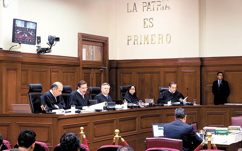 Sesionaron a puerta cerrada durante casi tres horas. (Araceli López)