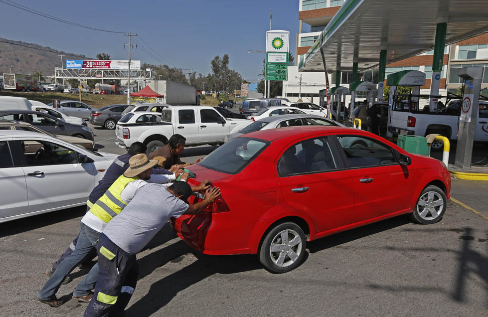 350 estaciones sin gasolina en Jalisco, reportó la Amegas (Fernando Carranza)
