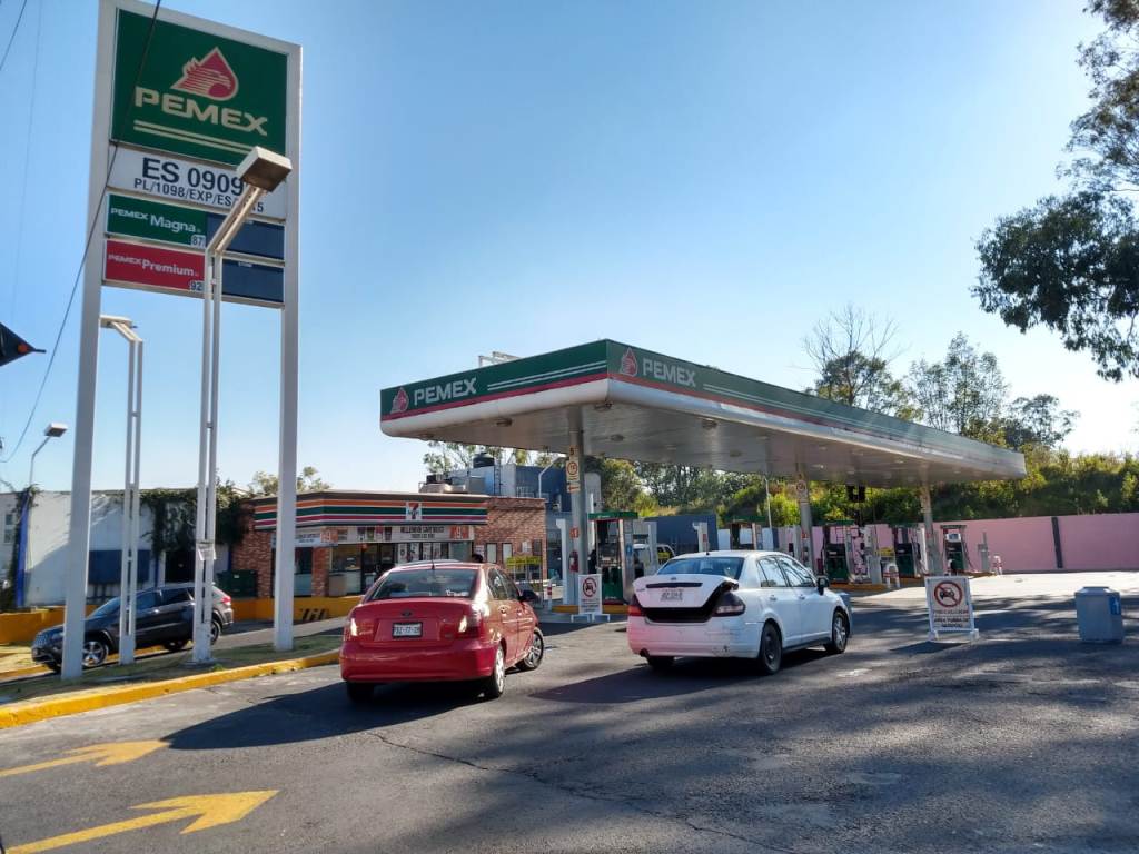 Gasolineras de la México-Toluca indicaron que se quedaron sin combustible desde el lunes. | Alberto Valiente