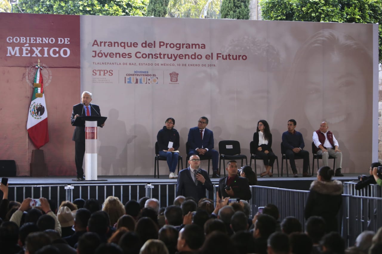 El presidente Andrés Manuel López Obrador encabezó el arranque del programa Jóvenes Construyendo el Futuro (Ariana Pérez)