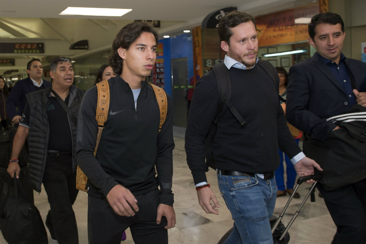 Diego Lainez ya viaja a España para unirse al Betis (Mexsport)