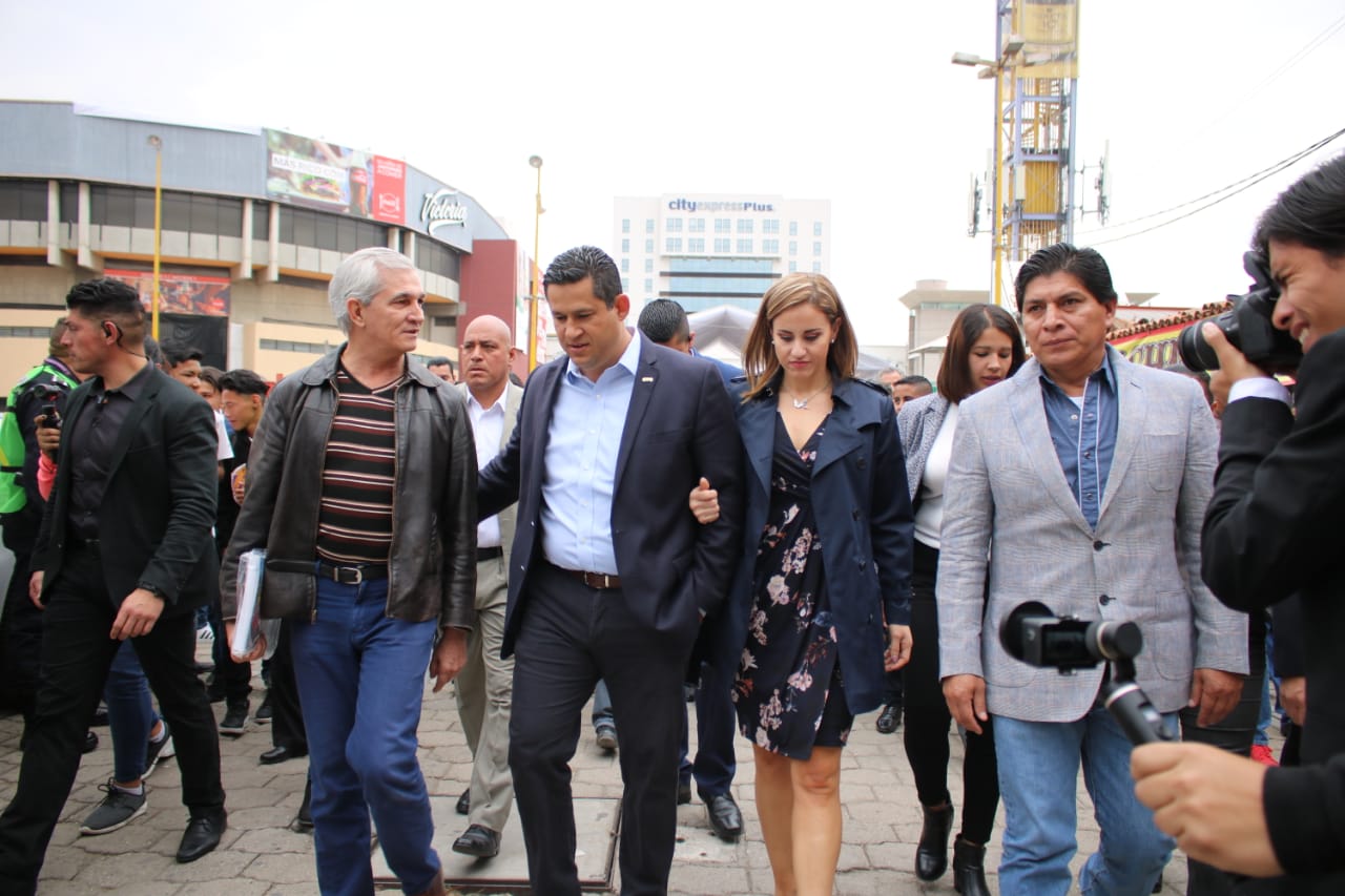 Gobernador viajará a Texas