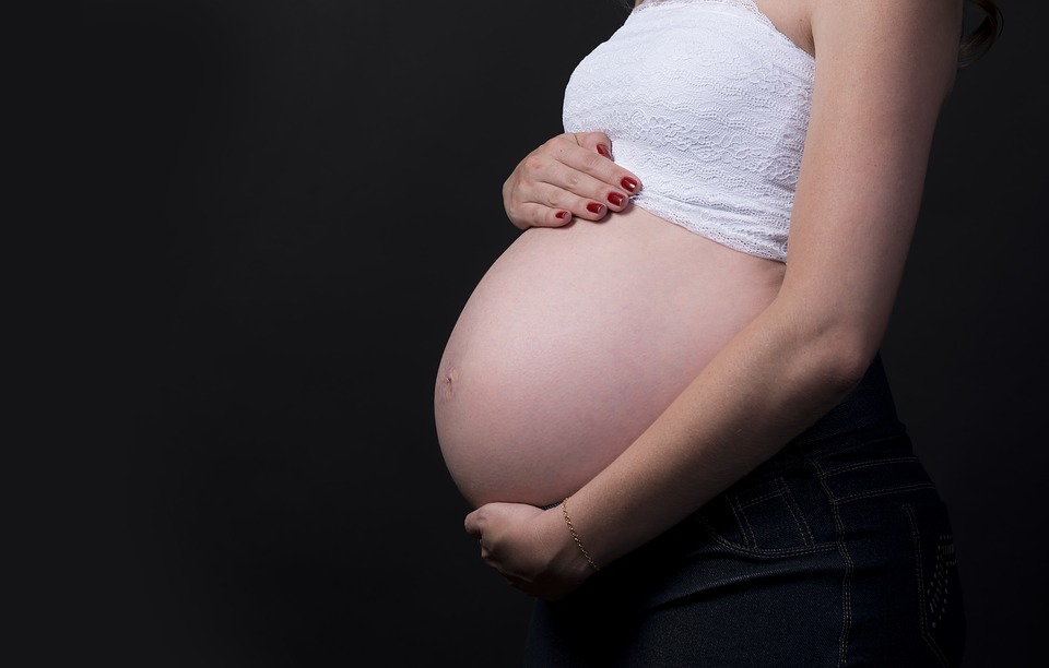 La cafeína puede perjudicar el desarrollo de los bebés. (Especial)