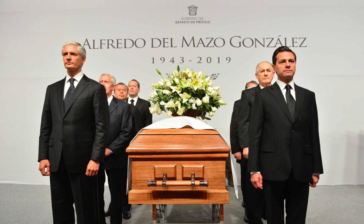El presidente Enrique Peña Nieto encabezó la guardia de honor en memoria de Alfredo del Mazo González/Especial.