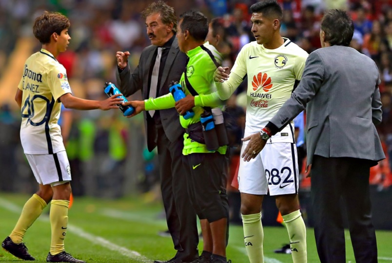 Ricardo La Volpe debutó a Lainez y a Edson Álvarez en América (Imago 7 / Mexsport)